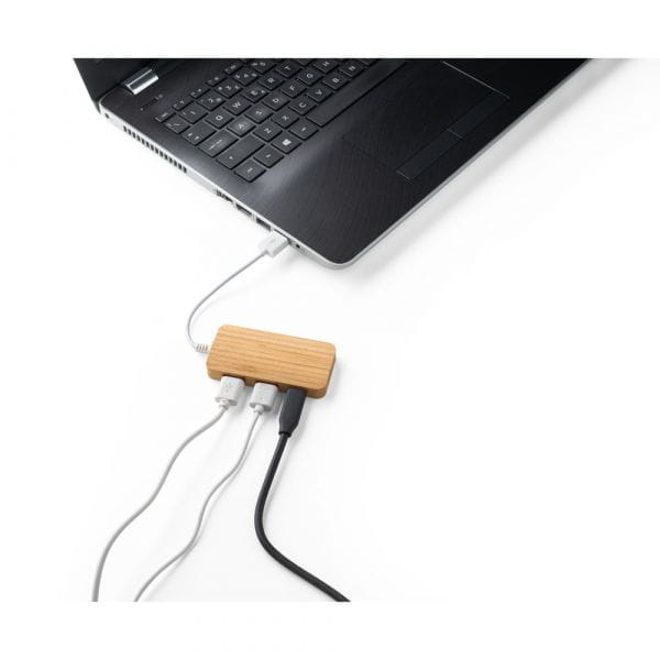 MOSER. USB HUB aus Bambus Natur